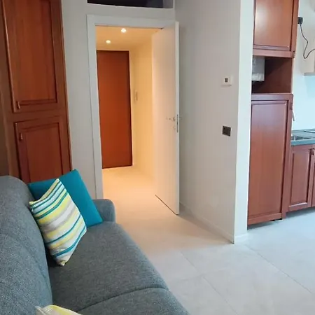 Casa Settembre * كومو